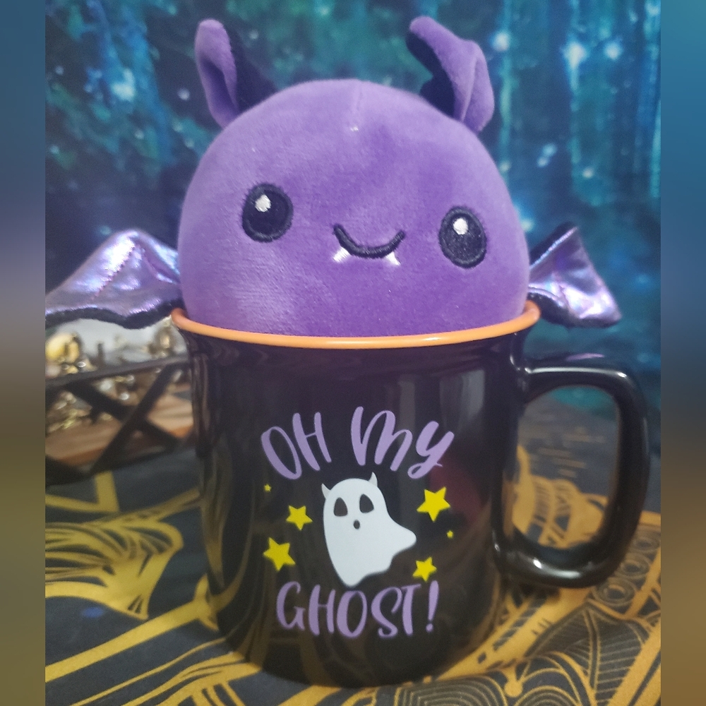 NWOT Halloween themed "Cutie in a Cup"